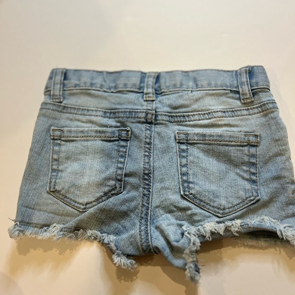 Girls 4t denim shorts lot - Picture 3 of 10